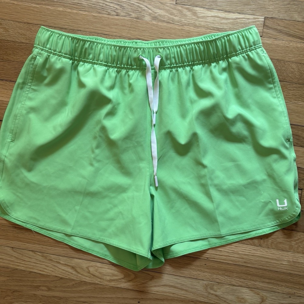HUK Pursuit Volley Short Quick-Dry Fishing Women Large Neon Green UPF 30 Summer
